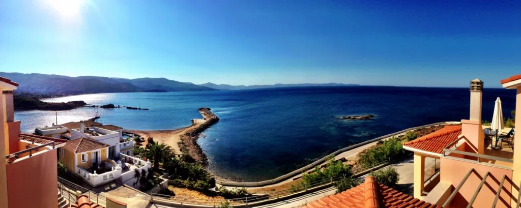 Yunanistanda bir ada; Chios. Chios’da bir kedi; Bücürük.